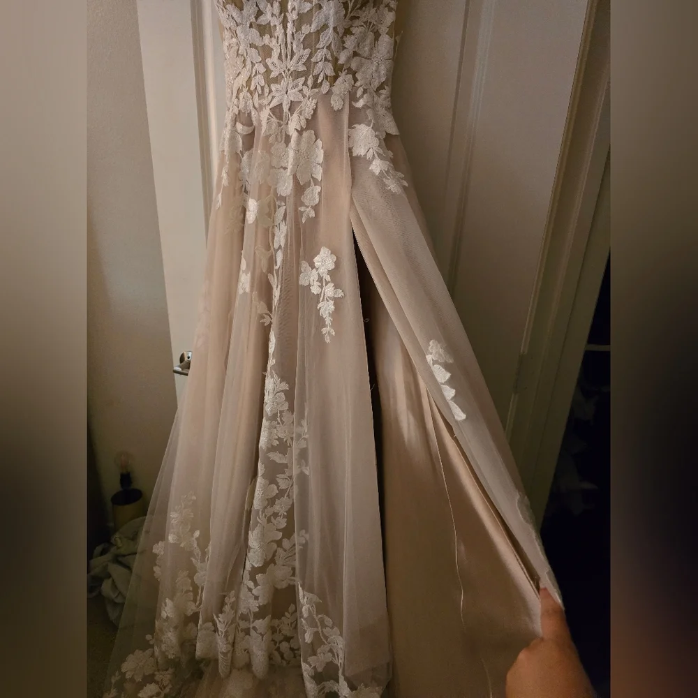 Allure Bridals Cream and White Wedding Dress - Picture 3 of 8
